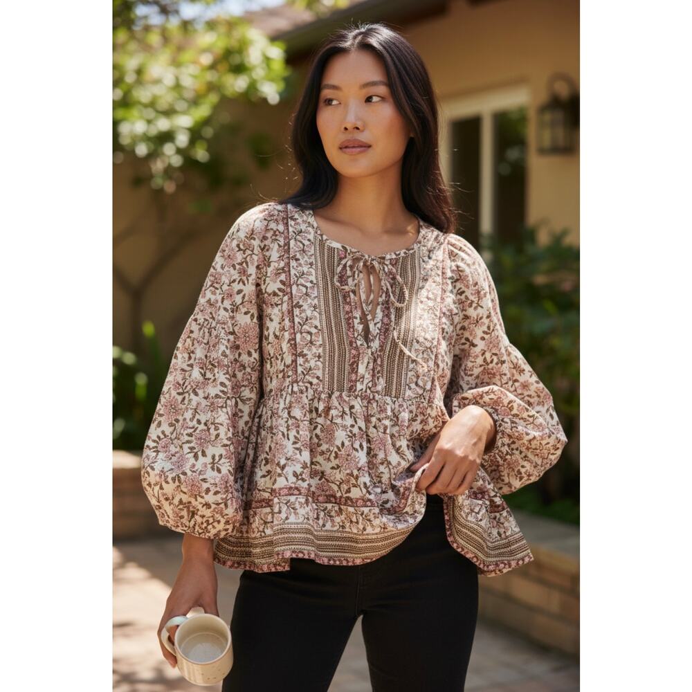 Fab’rik Boho Balloon Sleeve Split Neck Floral Top‎ Size Medium